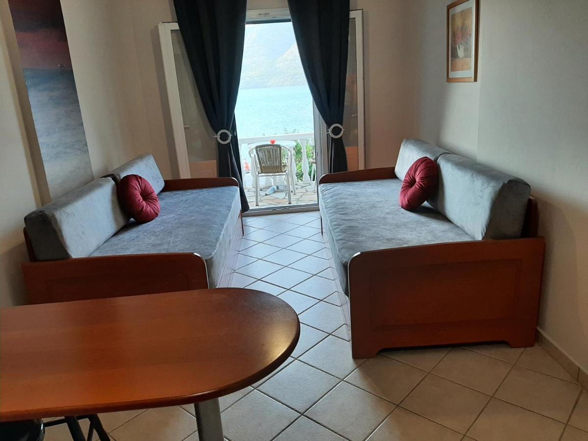 Blue Bay Apartments Sívota エクステリア 写真